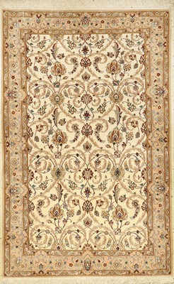 Feiner Esfahan, Persien, ca. 15 Jahre, Korkwolle mit und auf Seide, ca. 167 x 110 cm,feine Qualität, dekorativ, EHZ: 1-2 (fachkundig gereinigt).