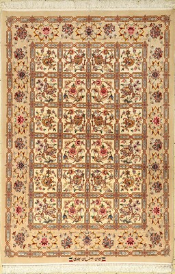 Feiner Esfahan "Sadjadi" (Signiert), Persien, ca. 15 Jahre alt, Korkwolle mit und auf Seide, ca. 161 x 110 cm, EHZ: 1-2 (fachkundig ...