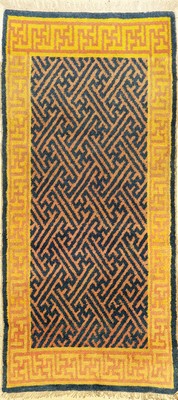 Ning-Hsia antik (Swastika), Westchina, 19.Jhd., Wolle geknüpft auf Baumwolle. Kaiserlicher Ning-Hsia mit Swastika allover Muster. Selten, ca. 140 x ...