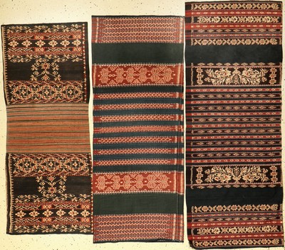 Savu "Sarong" (Frauenkleid), Indonesien, Anfang 20. Jhd., Baumwolle, (3 Lots) Konvolut,EHZ: 2