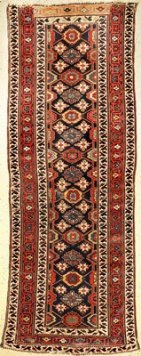 Kurdisches (Fragment) antik (Mina-Khani Design), Persien, 19.Jhd., Wolle auf Wolle, ca. 253 x 93 cm, EHZ: (Fragment). Selten.