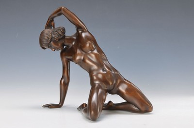 Arno Breker, 1900-1991, Grazie, Bronzeskulptur, sign., num. 91/300, Gießerstempel Venturi Arte, ca. 25x27 cm