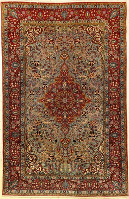 Feiner himmelblauer Teheran antik, Zentralpersien, um 1900, Korkwolle geknüpft auf Baumwolle. Ein kunstvolles Teheran Medaillon belegt edel den ...