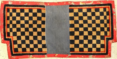 Tibetischer "Makden" alt (Checker-Board), Südtibet, um 1920, Wolle geknüpft auf Wolle. Seltener Sattel der tibeter mit Schachbrett ...