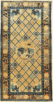 Seltener früher Ning-Hsia antik (Schneelöwe mit Tiger-Sattel), Westchina, Ende 18.Jhd., Wolle geknüpft auf Baumwolle. Rarer Zeremonialteppich mit ...