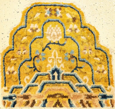 Gelber Ning-Hsia "Thronsitz" antik, Westchina, Mitte 19.Jhd., Wolle geknüpft auf Baumwolle. Gelber Thronsitz wohl gefertigt für den ...