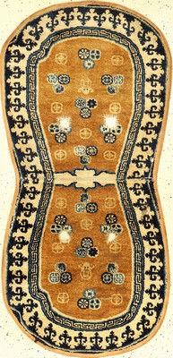 Seltener früher Kansu "Sattel" antik, Westchina, um 1800, Wolle geknüpft auf Baumwolle. Rarer Sattel aus Kansu mit Glückssymbolen, ...