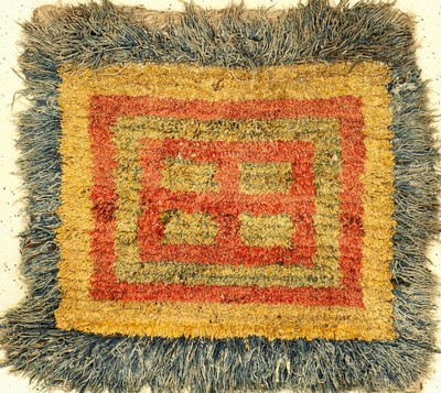 Wangden Drumtze "Meditations-Teppich" antik, Tibet, 19.Jhd., Wolle geknüpft auf Wolle. Seltener Meditationsteppich mit tibetischen ...