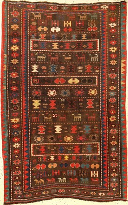 Kaukasische "Verneh" antik, Südostkaukasus Moghan-Region, 19.Jhd., Wolle gewebt auf Wolle. Flachgewebe der Kaukasen mit Tier- Motiven und ...