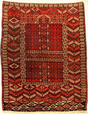 Feiner Tekke "Engsi" antik, Turkmenistan, 19.Jhd., Wolle geknüpft auf Wolle. Feiner Türteppich der Tekke Turkmenen mit klassischen ...