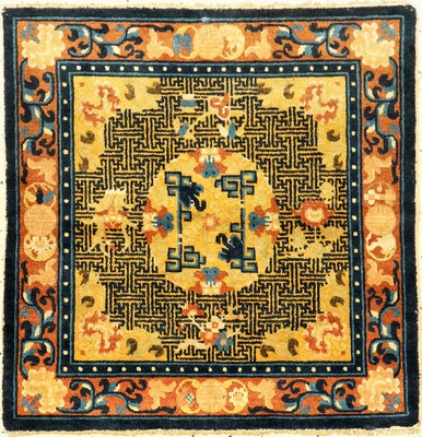 Gelbe Ning-Hsia "Sitzmatte" antik (Art-Deco Drachenköpfe), Westchina, um 1910/1920, Wolle geknüpft auf Baumwolle. Dekorative ...