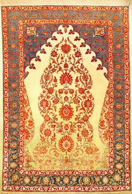 Seltener großer feiner Teheran "Part-Silk" alt, Zentralpersien, um 1940, Korkwolle mitviel Seide geknüpft auf Baumwolle. Hochdekorativer ...