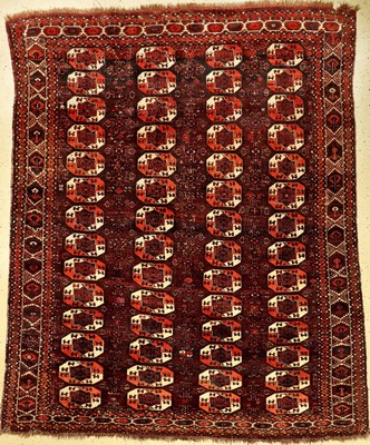 Seltener Arabatschi "Hauptteppich" antik (Mit Rubinroter Seide), Turkmenistan, frühes 19.Jhd., Wolle mit Seiden-Highlights geknüpft auf ...