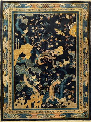 Seltener Peking antik, Nordostchina, 19.Jhd., Korkwolle geknüpft auf Baumwolle. Hochdekorativer Peking mit Vogelmotiven im Innenfeld wie z.B. ...