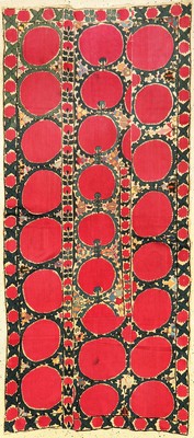 Taschkent "Susani" antik (Fragment), Uzbekistan, Ende 19.Jhd., Seidenstickerei auf Baumwollgewebe. Feine Susani Arbeit im Paliak Typus mit ...
