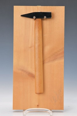 Günther Uecker, geb. 1930, Nagel mit Hammer,sign., gesamt ca. 34x17 cm