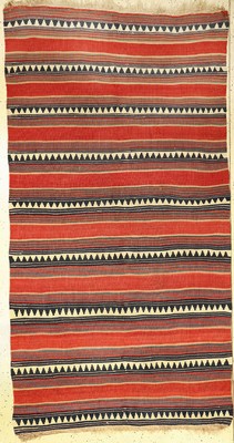 Shirwan Kelim, Russland, um 1910, Wolle aufWolle, ca. 244 x 131 cm, EHZ: 2