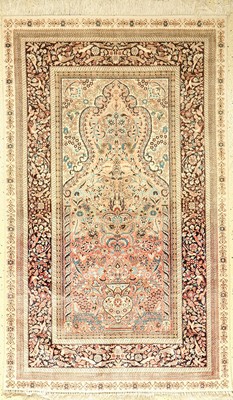 China Seide, China, ca. 40 Jahre, reine Naturseide, ca. 155 x 93 cm, EHZ: 2(verblasst)