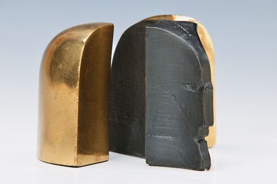 Helmut Lander, 1924 Weimar-2013 Darmstadt, Kopf, dreiteilige Bronzeskulptur, Seitenteile poliert, signiert und num.: La 96 46/50, ca. 9x9x12cm