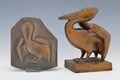 Philipp Harth, Mainz 1887 - Bayrischzell 1968, zwei Werke: a. Skulptur Pelikan auf Bronzesockel, monogrammiert H im Kreis, ca. 17.5 x 13 x 11 cm und ...