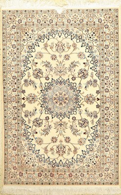 Nain fein (6 La), Persien, ca. 30 Jahre, Korkwolle mit Seide, ca. 160 x 108 cm, EHZ: 2