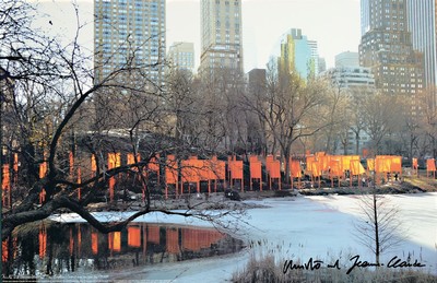 Christo und Jeanne-Claude, The Gates, Farboffset, rechts unten handsigniert, ca. 50x75cm, u.Gl., R.