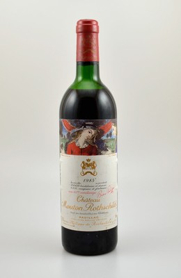 1 Flasche 1985 Chateau Mouton Rothschild, Pauillac, Premier Grand Cru Classe, ca. 75 cl, Füllstand: ca. mid shoulder, Etikett l. beschmutzt, Korken ...