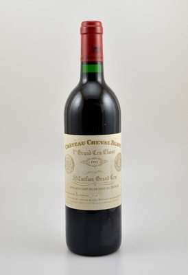 1 Flasche 1992 Chateau Cheval Blanc, Saint-Emilion Grand Cru, 1er Grand Cru Classe, ca. 75 cl, 12,5 % Vol., Füllstand: ca. into neck, Etikett min. ...