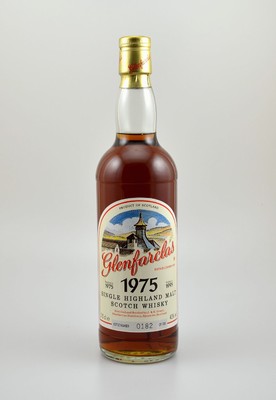 1 Flasche 1975 Glenfarclas Single Highland Malt Scotch Whisky, distilled and bottled by J. & G. Grant, Glenfarclas Distillery, ca. 70 cl, 43 % Vol., ...