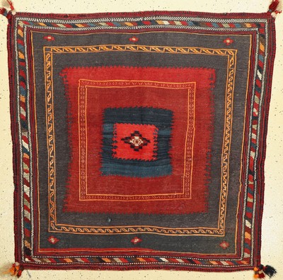 Ru-Korsi alt, Südpersien, um 1940/1950, Wolle auf Baumwolle, ca. 122 x 127 cm, EHZ: 3