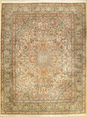 Kaschmir Seide, Indien, ca. 30 Jahre, Kunstseide, ca. 344 x 266 cm, EHZ: 3
