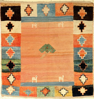 Gabbeh Sofreh, Persien, ca. 30 Jahre, Wolleauf Wolle, ca. 110 x 117 cm, EHZ: 2-3