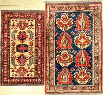 (2 Lots) 2x Schirwan (Re-Produktion), Pakistan, ca. 20 Jahre alt, Wolle auf Wolle, ca. 157 x 100 cm, ca. 127 x 77 cm, EHZ: 2.