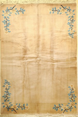 China fein, China, ca. 30 Jahre, Wolle auf Baumwolle, ca. 246 x 171 cm, EHZ: 2-3 (Flecken)