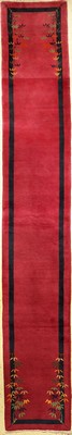 Peking "Galerie" alt, China, um 1940, Wolleauf Baumwolle, ca. 446 x 73 cm, seltenes Format, EHZ: 2, (unterer Bereich Abraschiert)