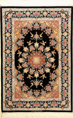 Feiner Esfahan "Mohebzadeh" (Signiert), Persien, ca. 30 Jahre alt, Korkwolle mit und auf Seide, ca. 162 x 108 cm, EHZ: 1-2 (fachkundig ...