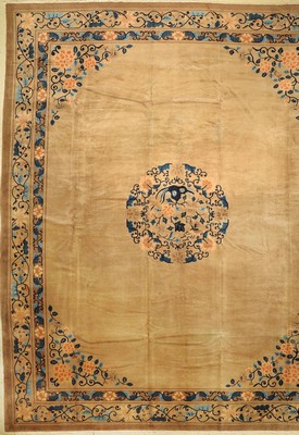 Feiner Großer Peking antik, China, 19.Jhd., Korkwolle, ca. 450 x 366 cm, EHZ: 2. Sehr hochwertige und feine Qualität, seltenes Format, edel und ...