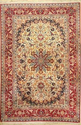 Esfahan fein, Persien, ca. 30 Jahre, Korkwolle auf Seide, ca. 310 x 207 cm, EHZ: 2-3