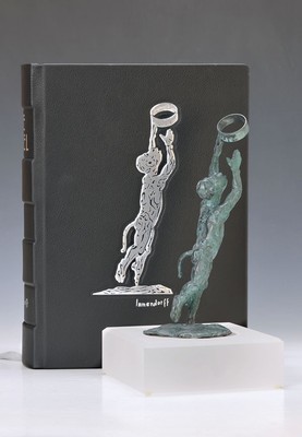 Jörg Immendorff, 1945 Bleckede-2007 Düsseldorf, Die Bibel, Sonderausgabe mit Bronze Affe mit Ring, beide num. 201/998, Bibel mit dreiseitigem ...