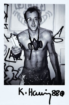 Keith Haring, 1958 Reading-1990 New York City, Foto vom Künstler, handsigniert und datiert (19)88, Pop Shop Soho NYC, ca. 13.5x10.5cm/21x16cm, unter ...