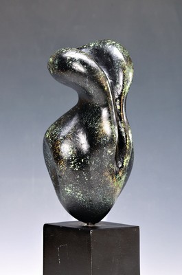 Tatjana Schimmelpfenning, geb. 1961, Künstlerin aus Wiesbaden, Göttin der Fruchtbarkeit "Rigani", Stein gehauen, auf Sockel, unsigniert, ...