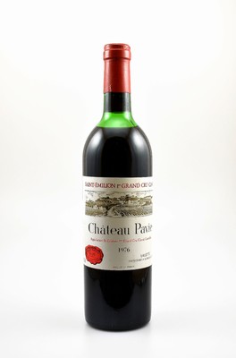 1 Flasche 1976 Chateau Pavie, Saint-Emilion, 1er Grand Cru Classe, ca. 73 cl, Füllstand: ca. upper mid shoulder, guter Erhaltungszustand, ...