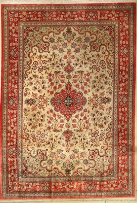 Ghom Seide, Persien, ca. 50 Jahre, reine Naturseide, ca. 358 x 248 cm, Reinigungsbedürftig, EHZ: 2-3