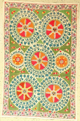 Susani, Usbekistan, um 1940, Baumwolle und Seide, ca. 140 x 91 cm, EHZ: 2