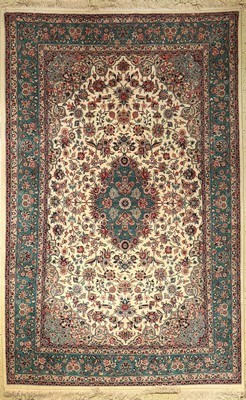 Lahore, Indien, ca. 40 Jahre, Wolle mit Seide, ca. 287 x 185 cm, EHZ: 2