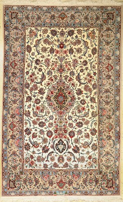 Feiner Esfahan "Davari", Signiert, Persien,ca. 40 Jahre, Korkwolle mit und auf Seide, ca.243 x 153 cm, EHZ: 2