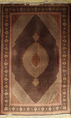 Täbriz fein, Persien, ca. 40 Jahre, Korkwolle mit Seide, ca. 314 x 201 cm, Mottenfraß, EHZ: 2