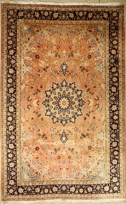 Täbriz, Persien, ca. 40 Jahre, Korkwolle mit Seide, ca. 315 x 204 cm, EHZ: 2-3(verblasst und verfärbt)