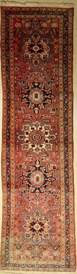 Heriz Läufer, Persien, ca. 50 Jahre, Wolle auf Baumwolle, ca. 342 x 94 cm, EHZ: 3(verblasste Stellen)