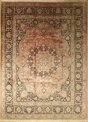 Kashmir, Indien, ca. 40 Jahre, Kunstseide, ca. 363 x 267 cm, EHZ: 3